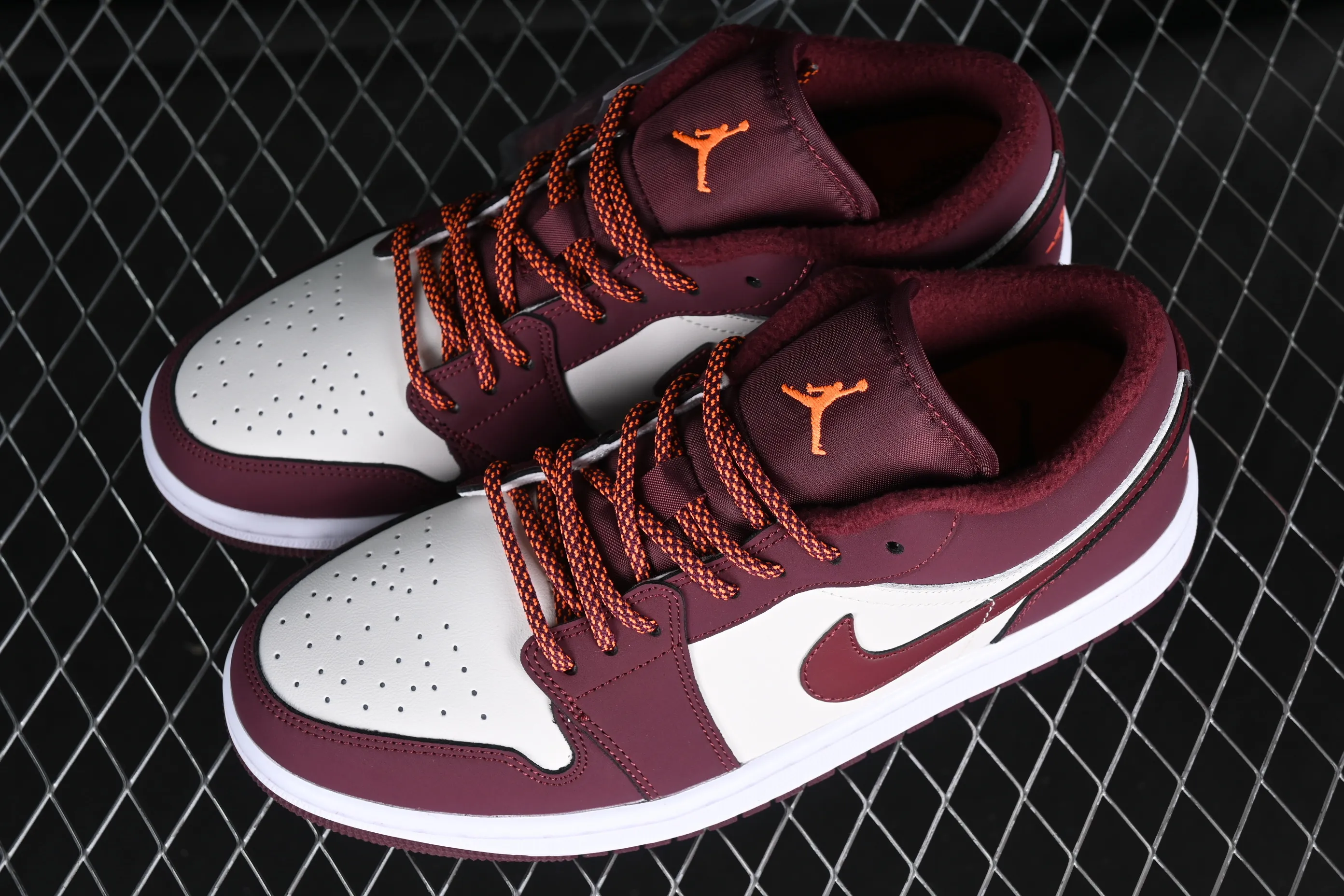 All categories Air Jordan Jordan series basketball shoes Air Jordan 1 Low Air Jordan 1 Low AJ1 Joe 1 retro white and red low-top cultural basketball shoes 553560-068